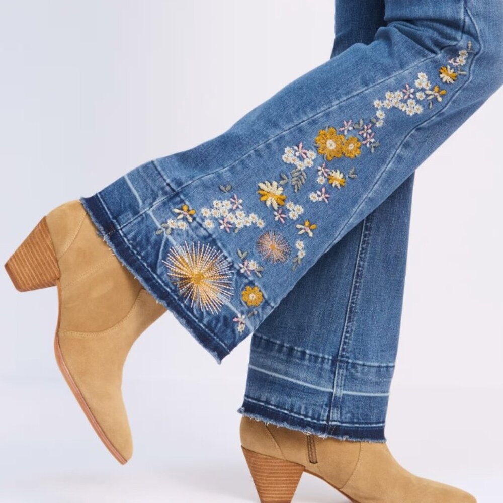 Prosperity Laura Embroidered Bootcut Jean Size 32 (14)